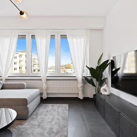 דירה Charming 1br Apt W/ Terrace & 5 Min Drive To City לוקסמבורג