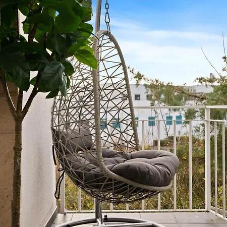 דירה Charming 1br Apt W/ Terrace & 5 Min Drive To City