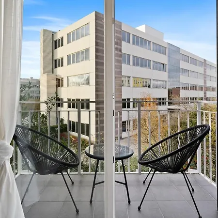 Charming 1br Apt W/ Terrace & 5 Min Drive To City