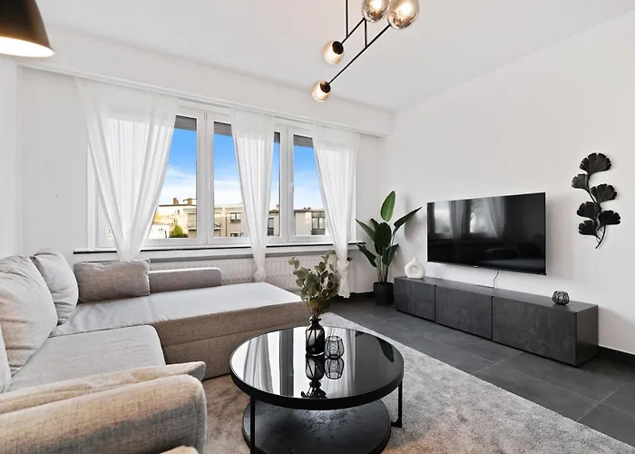 Apartamento Charming 1br Apt W/ Terrace & 5 Min Drive To City Luxemburgo