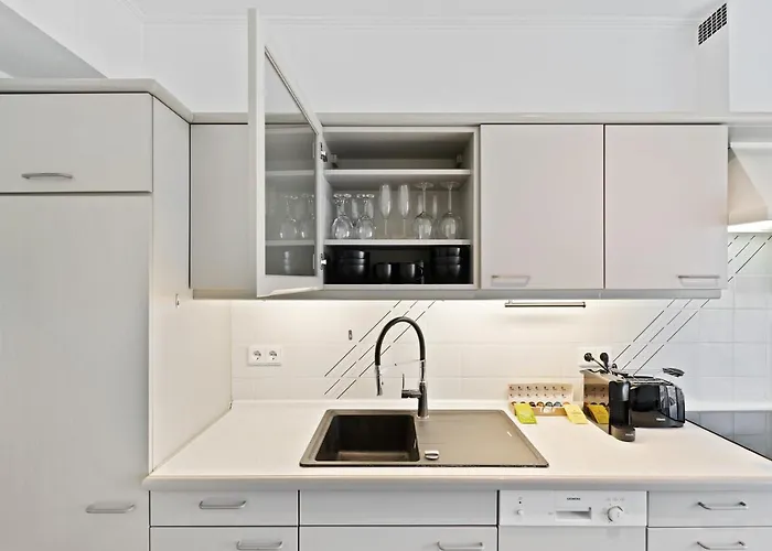 Charming 1br Apt W/ Terrace & 5 Min Drive To City Luxemburgo