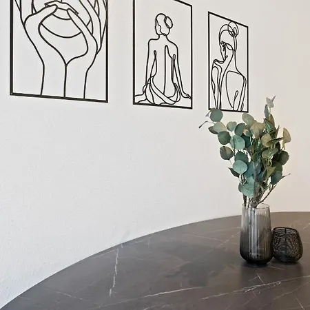 Apartment Charming 1br Apt W/ Terrace & 5 Min Drive To City *