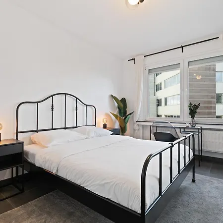 Charming 1br Apt W/ Terrace & 5 Min Drive To City Apartman Luxemburg