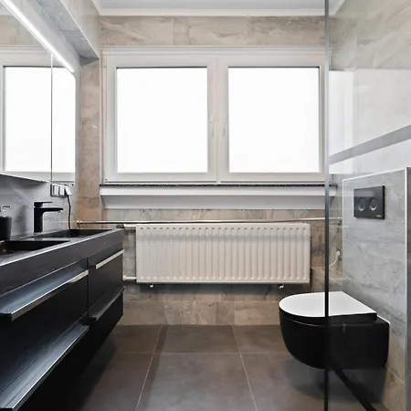 Charming 1br Apt W/ Terrace & 5 Min Drive To City 卢森堡