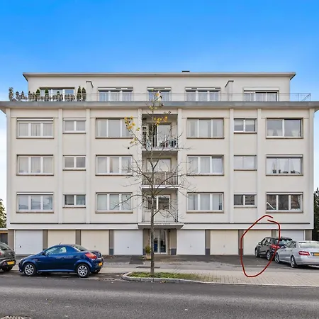 Charming 1br Apt W/ Terrace & 5 Min Drive To City